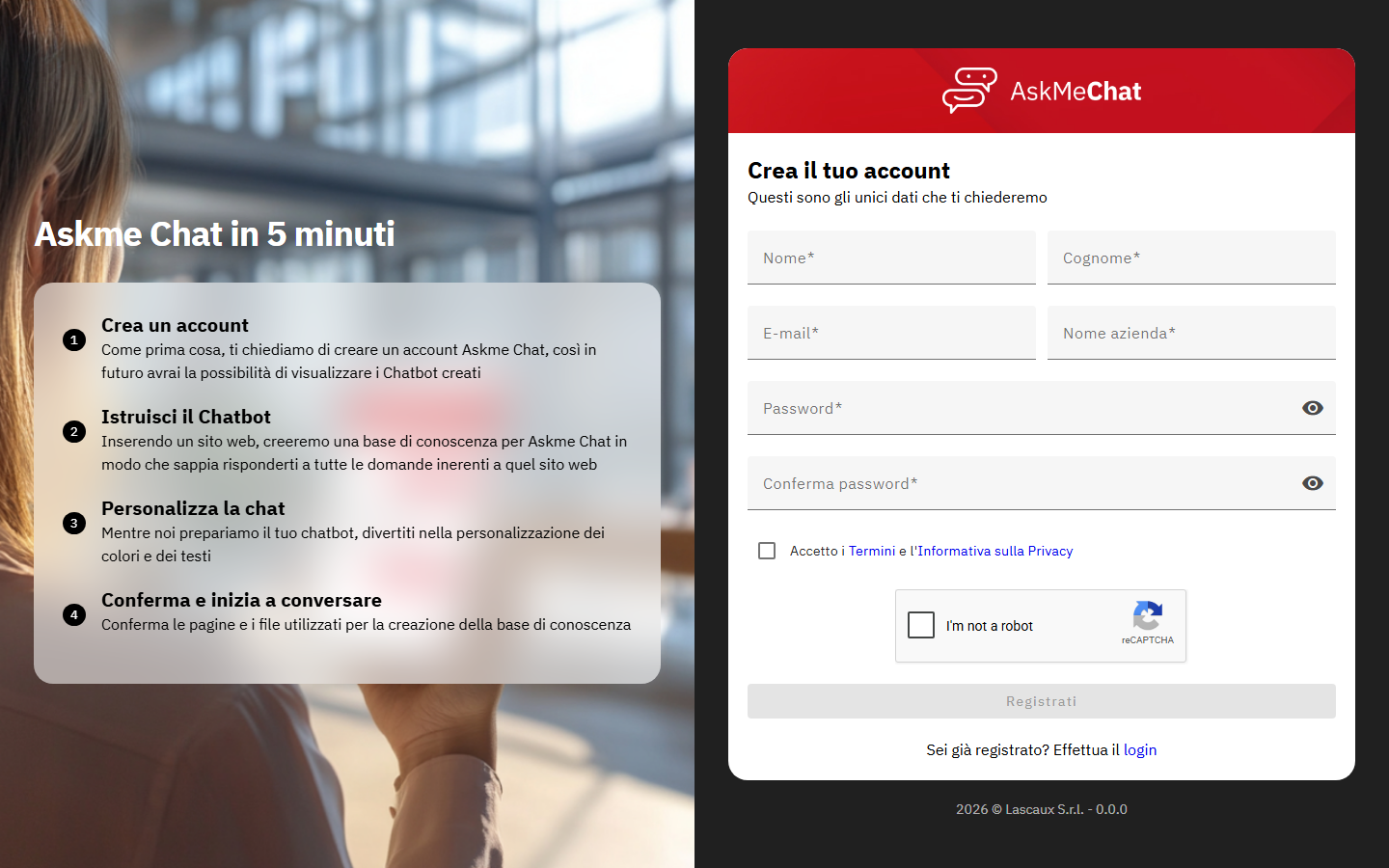 Pagina di autoregistrazione e onboarding guidato di Askme Chat, con i quattro passi del percorso a sinistra e il modulo di creazione account a destra